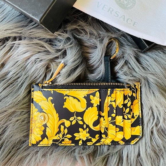 Sold VERSACE 💛 NWB BAROCCO CARD HOLDER WITH KEY FOB - Picture 7 of 11